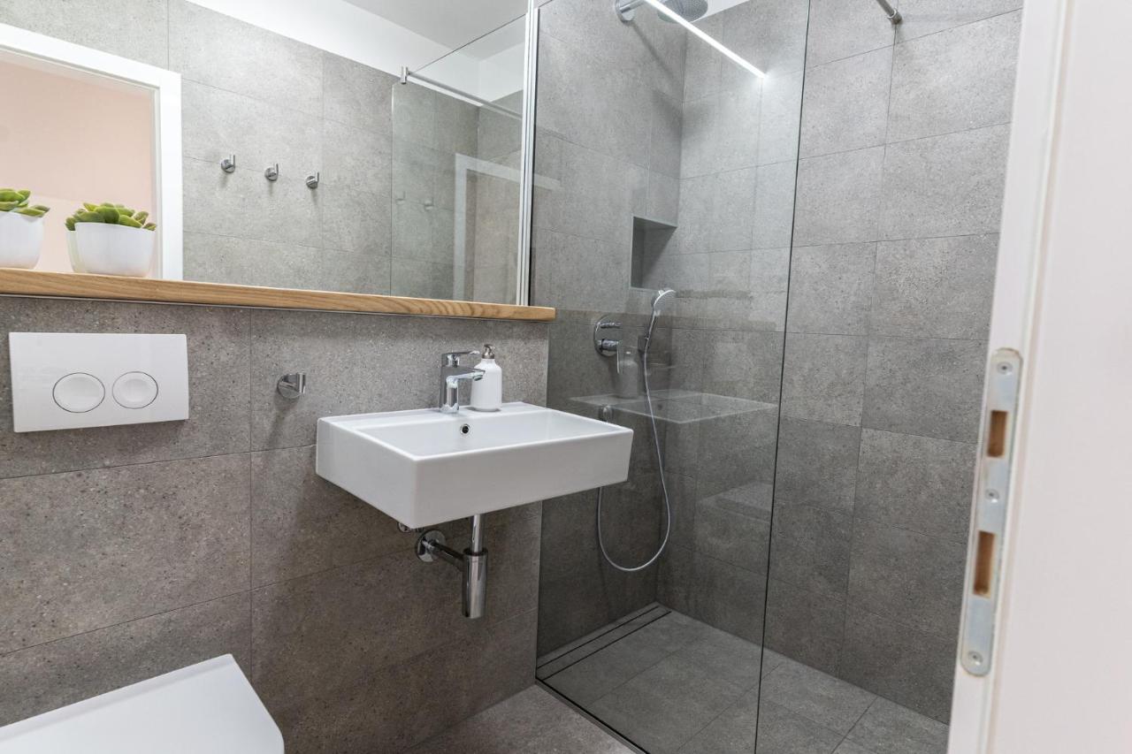 Apartmani Bilonic Rogoznica روغوزنيكا المظهر الخارجي الصورة