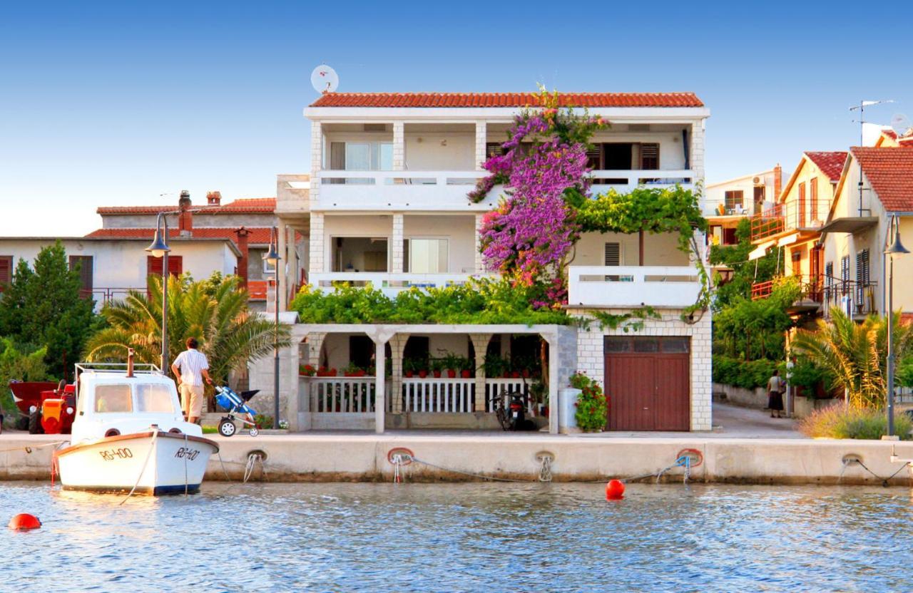 Apartmani Bilonic Rogoznica روغوزنيكا المظهر الخارجي الصورة